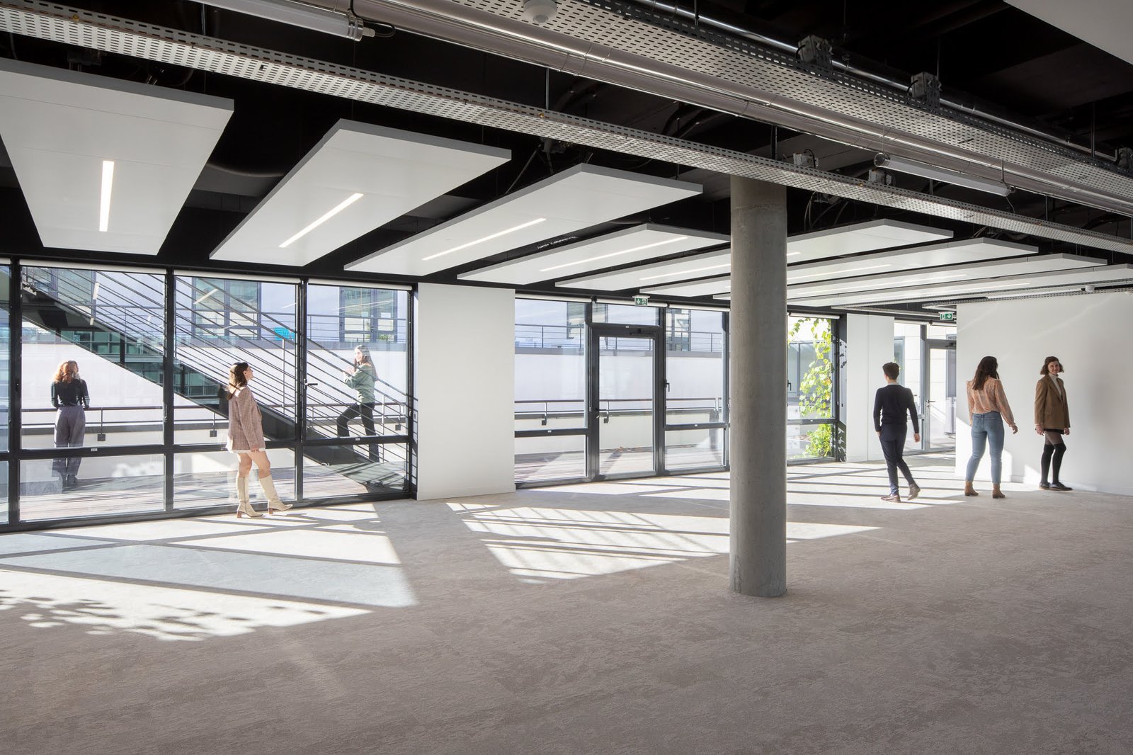 Projet "Trait d'union", un ensemble de Bureau projeté par l'agence LBBA-Architecture. 8 rue François Ory, 92120 Montrouge