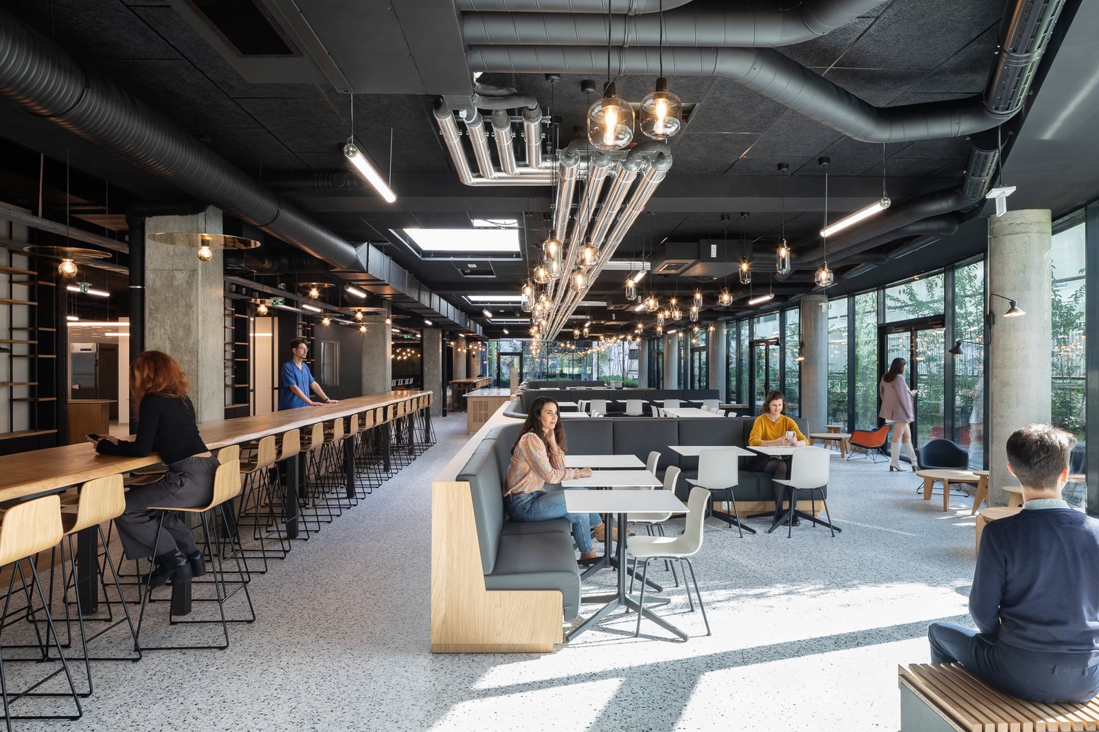 Projet "Trait d'union", un ensemble de Bureau projeté par l'agence LBBA-Architecture. 8 rue François Ory, 92120 Montrouge