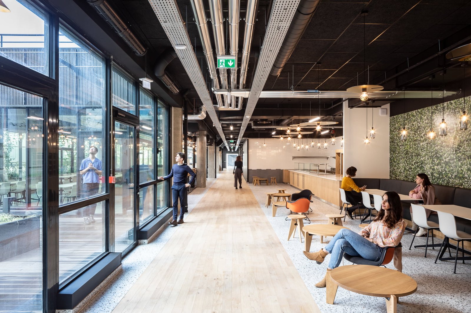 Projet "Trait d'union", un ensemble de Bureau projeté par l'agence LBBA-Architecture. 8 rue François Ory, 92120 Montrouge