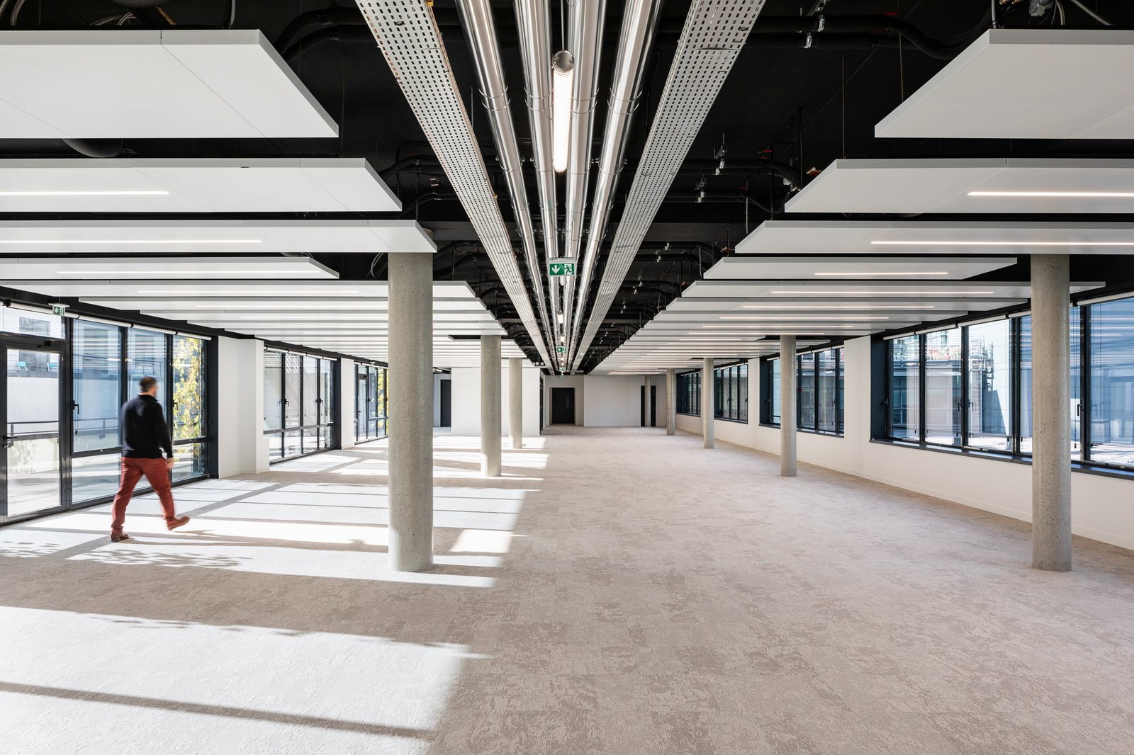 Projet "Trait d'union", un ensemble de Bureau projeté par l'agence LBBA-Architecture. 8 rue François Ory, 92120 Montrouge